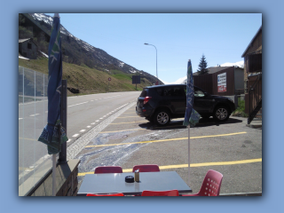 Pause am Gotthard Pass3.jpg